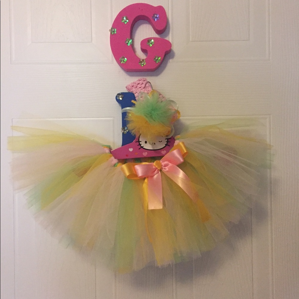 Tutu and headband set for newborn first photos.